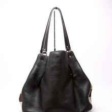 Load image into Gallery viewer, Burberry Maidstone Leather Large Tote Bag Black
