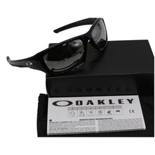 Load image into Gallery viewer, OAKLEY OO9236-01 Valve Sunglasses Black Iridium Lens
