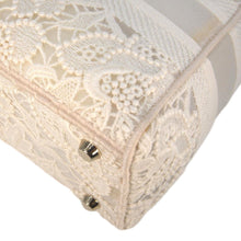 Load image into Gallery viewer, CHRISTIAN DIOR Lady dior D-Lite Embroidered Canvas Shoulder Bag White
