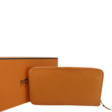 Load image into Gallery viewer, HERMES Classique Epsom Leather Long Zippy Wallet Orange