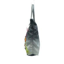 Load image into Gallery viewer, Parada Floral Tote Bag Grey