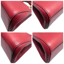 Load image into Gallery viewer, Gucci Bamboo Nymphaea Leather Satchel Red