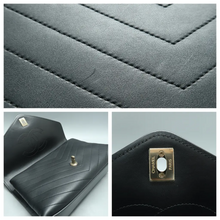 Load image into Gallery viewer, Chanel Leather Shoulder Bag Black