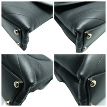 Load image into Gallery viewer, Chanel Leather Shoulder Bag Black