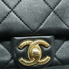 Load image into Gallery viewer, Chanel Leather Shoulder Bag Black