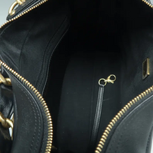 Load image into Gallery viewer, Chanel Leather Shoulder Bag Black