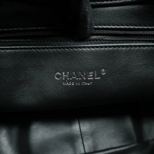 Load image into Gallery viewer, CHANEL Leather Shoulder Bag Black
