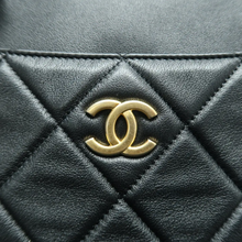 Load image into Gallery viewer, Chanel Leather Shoulder Bag Black