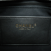 Load image into Gallery viewer, Chanel Leather Shoulder Bag Black