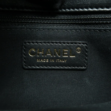 Load image into Gallery viewer, Chanel Leather Shoulder Bag Black