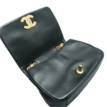 Load image into Gallery viewer, CHANEL Leather Shoulder Bag Black