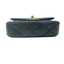Load image into Gallery viewer, Chanel Leather Shoulder Bag Black