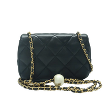 Load image into Gallery viewer, Chanel Leather Shoulder Bag Black