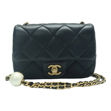 Load image into Gallery viewer, Chanel Leather Shoulder Bag Black