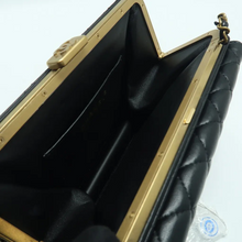 Load image into Gallery viewer, CHANEL Leather Shoulder Bag Black