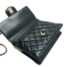 Load image into Gallery viewer, CHANEL Leather Shoulder Bag Black