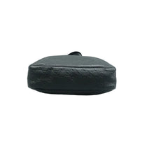 Load image into Gallery viewer, Gucci Guccissima Leather Messenger Bag Black