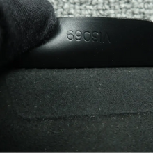 Load image into Gallery viewer, Louis Vuitton Laptop Sleeve Damier Graphite Canvas Clutch Bag Black