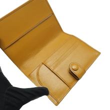 Load image into Gallery viewer, GUCCI Retro Canvas Passport Case Brown