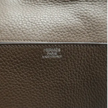 Load image into Gallery viewer, HERMES Steve Leather Shoulder bag Brown