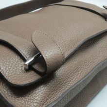 Load image into Gallery viewer, HERMES Steve Leather Shoulder bag Brown