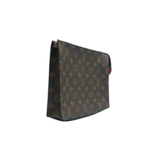 Load image into Gallery viewer, LOUIS VUITTON Toiletry Pouch 26 Monogram Canvas Clutch Bag Brown
