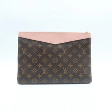Load image into Gallery viewer, LOUIS VUITTON Daily Monogram Canvas Clutch Bag Bicolor