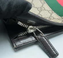 Load image into Gallery viewer, Gucci Ophidia Canvas Clutch Bag Brown