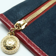 Load image into Gallery viewer, GUCCI Leather Shoulder Bag Navy