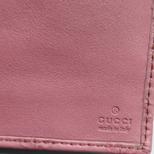 Load image into Gallery viewer, GUCCI Emily Leather Shoulder Bag Purple