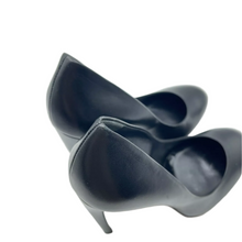 Load image into Gallery viewer, Gucci Leather Heel Pumps Black
