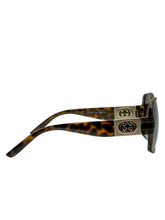 Load image into Gallery viewer, Gucci Squared Acetate Sunglasses Brown
