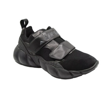 Load image into Gallery viewer, MCM Leather Suede Low-top Sneaker Black
