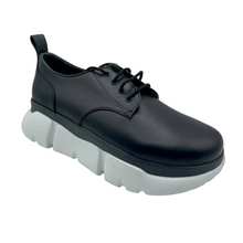 Load image into Gallery viewer, MCM Leather Platform Sneaker Black