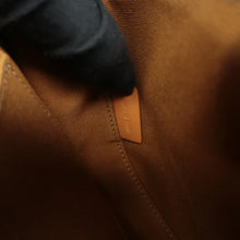 Load image into Gallery viewer, CELINE Besace Leather Crossbody Bag White