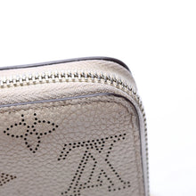 Load image into Gallery viewer, Louis Vuitton Zippy Mahina Wallet Cream / Silver
