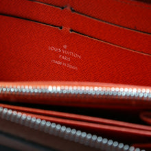 Load image into Gallery viewer, Louis Vuitton Zippy Epi Leather Wallet Brown
