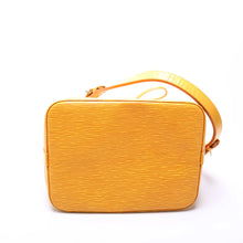Load image into Gallery viewer, Louis Vuitton Noe EPI Petit Vintage Leather Shoulder Bag
