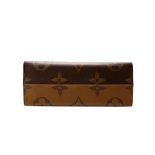 Load image into Gallery viewer, Louis Vuitton Onthego GM Giant Monogram Canvas Tote Bag Brown
