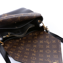 Load image into Gallery viewer, Louis Vuitton Double V Leather Shoulder Bag Black
