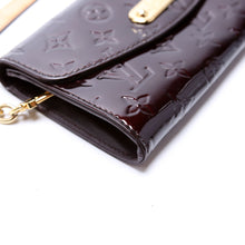 Load image into Gallery viewer, LOUIS VUITTON Sunset Vernis Boulevard Clutch Bag Burgundy
