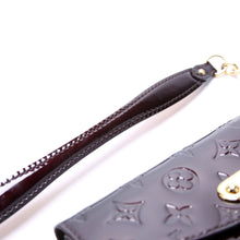 Load image into Gallery viewer, LOUIS VUITTON Sunset Vernis Boulevard Clutch Bag Burgundy
