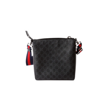 Load image into Gallery viewer, Rear design of the Gucci GG Supreme Messenger Bag
