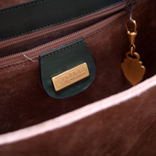 Load image into Gallery viewer, Gucci Vintage Box Leather Shoulder Bag Green
