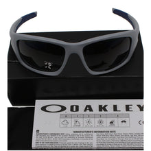 Load image into Gallery viewer, OAKLEY OO9236-05 Valve Matte Fog Sunglasses Gray Polarized Lens
