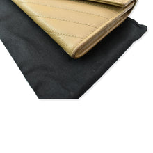 Load image into Gallery viewer, YVES SAINT LAURENT Monogram Grain De Poudre Wallet Beige
