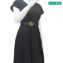 Load image into Gallery viewer, GUCCI GG Buckle Marmont Thin Leather Belt in Black - Model Wearing
