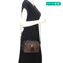 Load image into Gallery viewer, LOUIS VUITTON Saintonge Monogram Canvas Shoulder Bag Black
