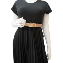 Load image into Gallery viewer, VALENTINO Garavani VLogo Signature Leather Reversible Belt Beige
