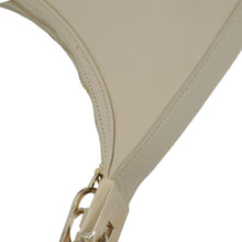 Load image into Gallery viewer, GUCCI Leather Shoulder Bag Cream 001.3812
